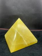 Grote lemon calciet piramide, mooi doorschijnend geel Met de, Verzamelen