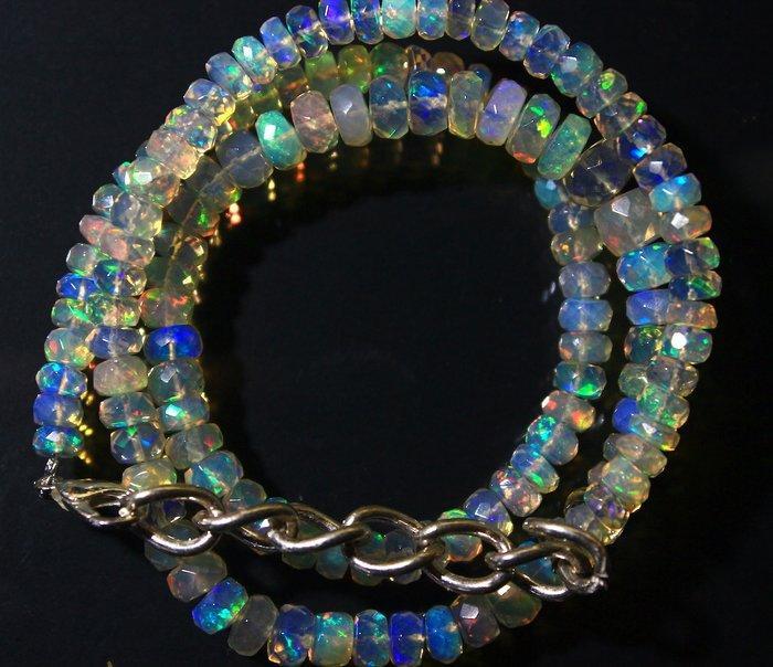 Collier en opale éthiopienne blanche Rondelle dégradée, Verzamelen, Mineralen en Fossielen