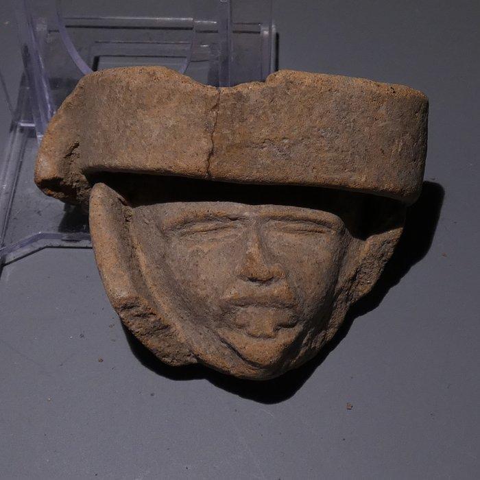 Veracruz, Mexico Terracotta Lachend hoofd. 5 cm H. Spaanse, Verzamelen, Mineralen en Fossielen