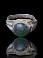 Middeleeuwen, kruisvaardersperiode Zilver, Stunning Green