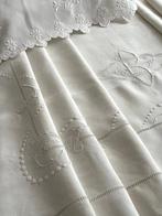 Superbe drap ancien en métis . Monogramme BGBrodé a la