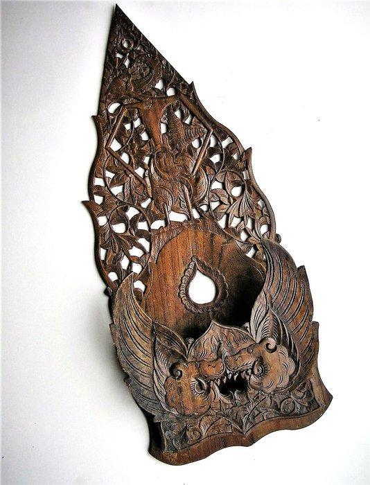 Javaans houtsnijwerk in Art Nouveau stijl -, Antiek en Kunst, Curiosa en Brocante