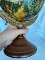 Globe - Vintage Globo terráqueo realizado en madera torneada, Antiek en Kunst