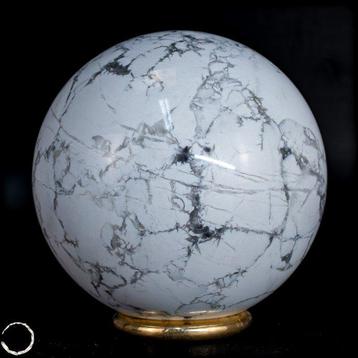 Rare boule de howlite naturelle du Canada Chef-dœuvre de la