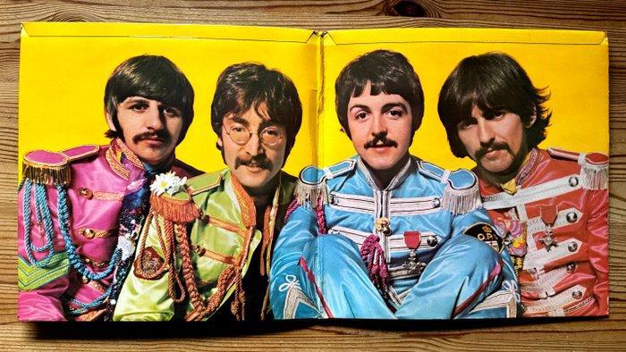 Beatles - Sgt. Peppers Lonely Hearts Club Band [FIRST UK, CD & DVD, Vinyles Singles