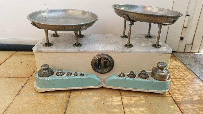 Balans of weegschaal - Metaal, Antiek en Kunst, Curiosa en Brocante