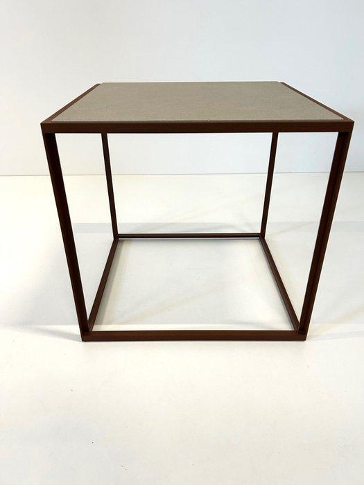 B&B Italia - Patricia Urquiola - Bijzettafel - NUOVO Canasta, Antiek en Kunst, Kunst | Designobjecten