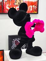 Patryk Konrad - Mickey love true black resin sculpture -