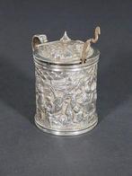 Petite tasse avec une cuillère - Argent - Chine - XIXe/XXe