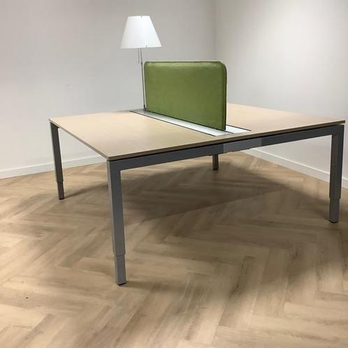 Tweedehands Pami Duo werkplek / bureau met scheidingswand,, Huis en Inrichting, Bureaus, Bureau, Gebruikt