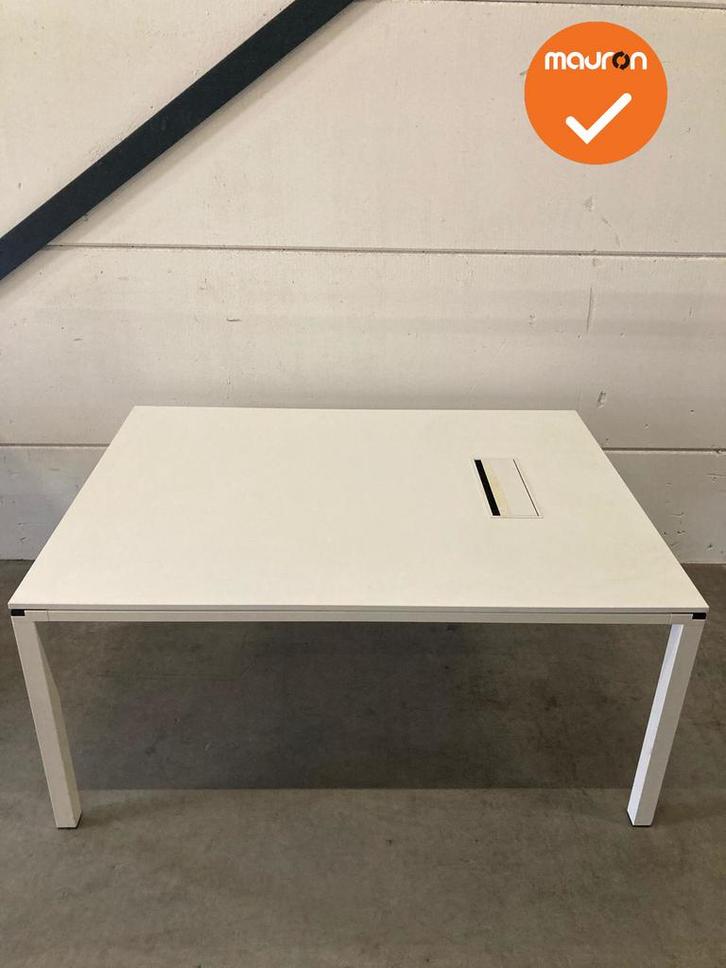 Ahrend Vergadertafel - 4-poots - 160x120cm - met wit onderst, Zakelijke goederen, Kantoor en Winkelinrichting | Kantoormeubilair en Inrichting
