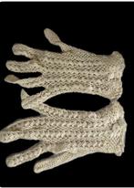 Gants gothiques de cérémonie, mystérieux et précieux,, Antiquités & Art