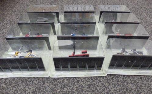 Collectie van 12 Italiaanse Model Brommers - Diversen - 2000, Hobby en Vrije tijd, Modelauto's | 1:5 tot 1:12