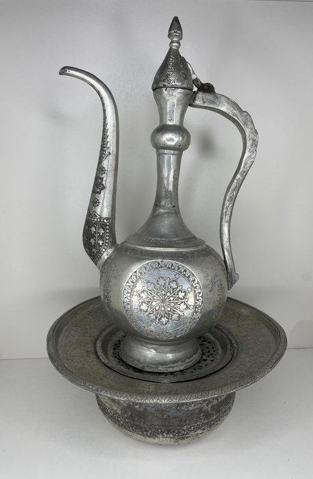 Kan - Antieke Safavid Waterkan en Wasbak – Zeldzame Boteh, Antiek en Kunst, Kunst | Niet-Westerse kunst