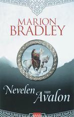 Nevelen van Avalon / Avalonserie / 1 9789022547786, Boeken, Verzenden, Gelezen, Marion Zimmer Zimmer Bradley