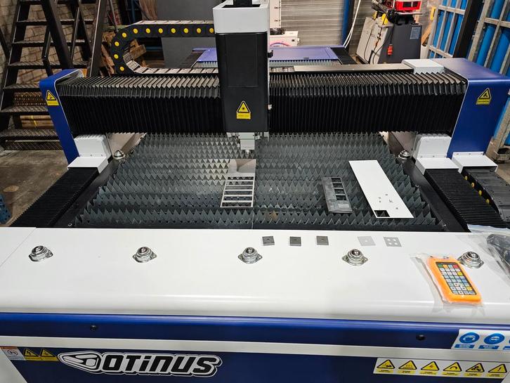 OTINUS 3000x1500 Fiberlaser 1kW, Zakelijke goederen, Machines en Bouw | Metaalbewerking, Ophalen