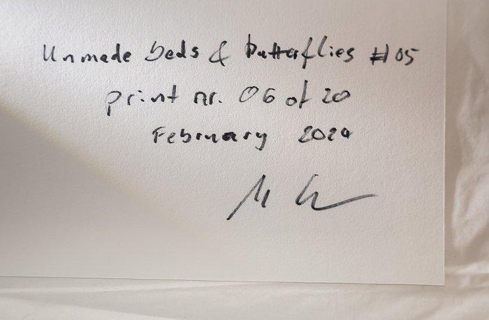 Markus Lehr - Unmade beds and butterflies no. 05, Antiek en Kunst, Kunst | Designobjecten