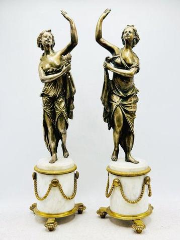 Escuela Francesa (Siglo XIX) - sculptuur, Musas - 47 cm -