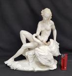 Plaue - Statue, Leda en de zwaan - 28 cm - Porcelaine, Antiek en Kunst, Antiek | Glaswerk en Kristal