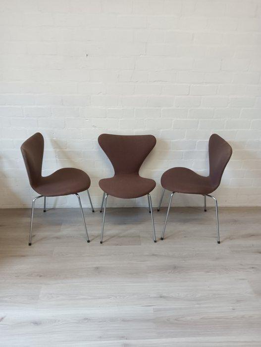 Fritz Hansen - Arne Jacobsen - Stoel (3) - Model 3107 -, Antiek en Kunst, Antiek | Meubels | Stoelen en Sofa's