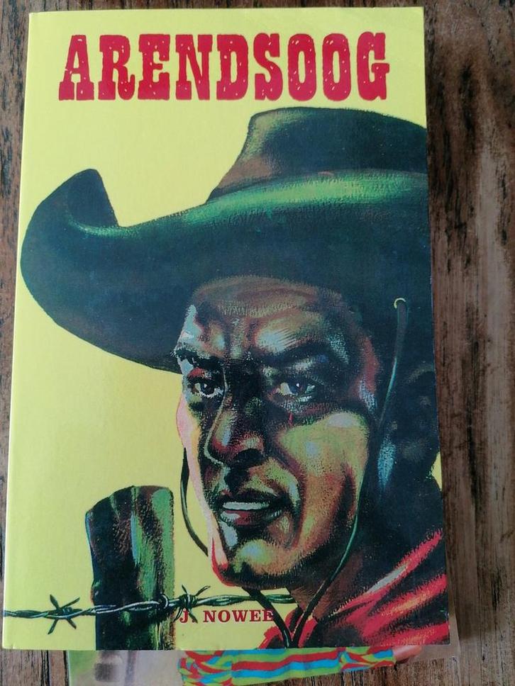 Arendsoog 9789085199625, Boeken, Literatuur, Gelezen, Verzenden