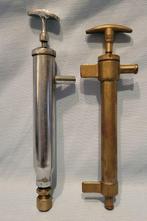 Maritieme objecten (2) - Messing- Bilgepomp oliepomp carter