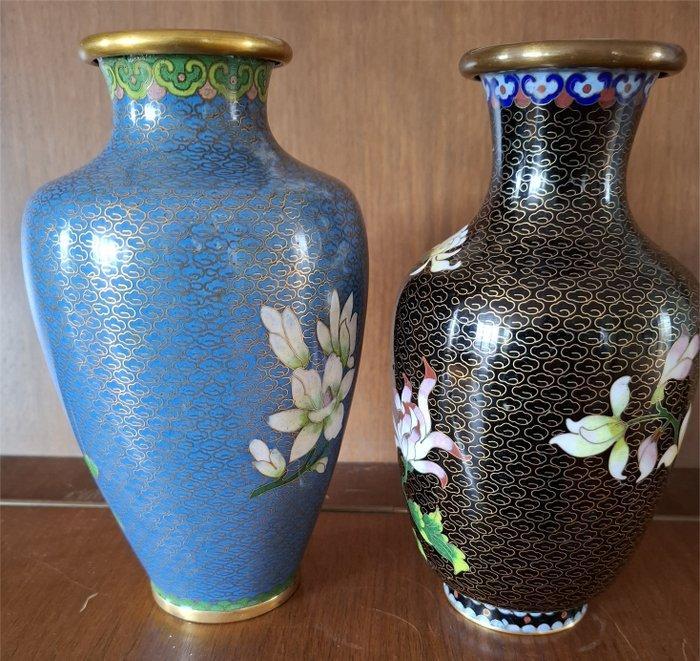 Vaas - Emaille, Koper, Messing - China - Chinese cloisonné, Antiek en Kunst, Antiek | Overige Antiek