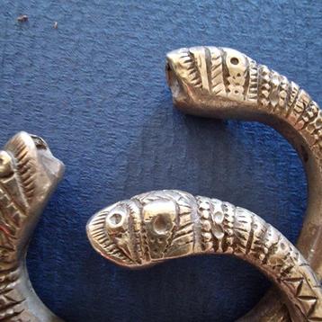 Zeldzaam paar armbanden uit Rajasthan - Zilver - India -