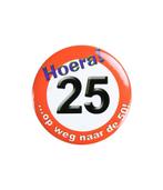 Button 25 Jaar Verkeersbord 5,5cm, Hobby en Vrije tijd, Nieuw, Verzenden