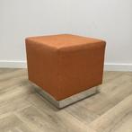 Tweedehands poef (hxbxd) 50x49x49 cm, oranje stoffering, Huis en Inrichting, Stoelen, Gebruikt, Eén