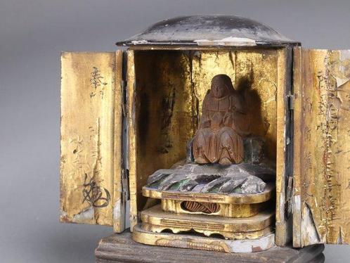 Monk Statue in Buddhist Altar Cabinet - Beeld Hout - Japan -, Antiek en Kunst, Antiek | Overige Antiek