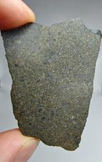 Carbonaceous CK6 meteoriet. NWA 17323. - 13.12 g, Verzamelen, Mineralen en Fossielen