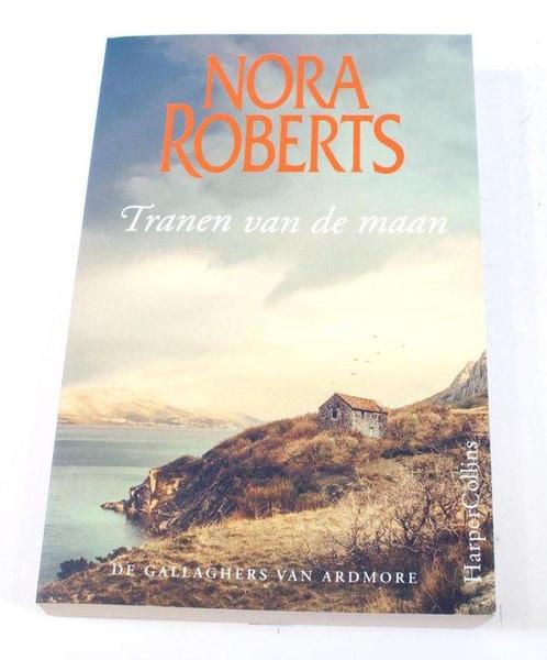 Tranen van de maan Nora Roberts ISBN9789402701746, Boeken, Romans, Gelezen, Verzenden