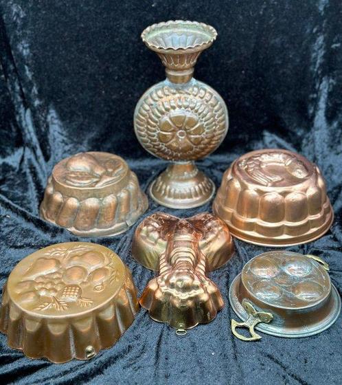Vaas - Decoratief set van koper – muurvormen en vaas in, Antiek en Kunst, Antiek | Keukengerei
