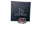 Veiling - Luna Bodin | Veren Ring met Rode Steen