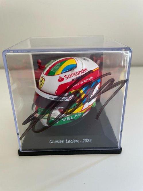 Ferrari - Charles Leclerc - 2022 - Casque à léchelle 1/5, Verzamelen, Automerken, Motoren en Formule 1