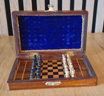 Jeu déchecs - Hand carved - Bois