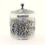 Snoep/theebus, suiker/theeschep en petitfourtang - Herbert