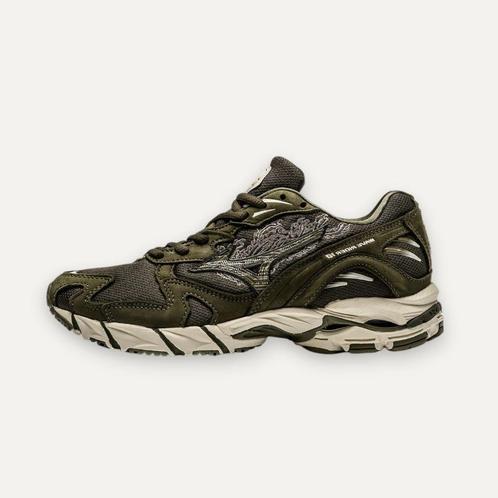 Mizuno x Maharishi Wave Rider 10 Phoenix, Kleding | Heren, Schoenen, Sneakers, Zo goed als nieuw, Verzenden