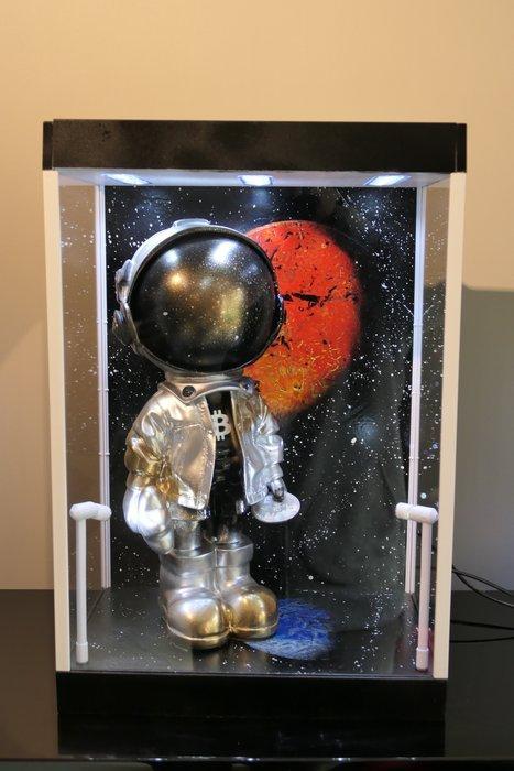 RichART - Astronaute version Bitcoin dans sa vitrine /, Antiek en Kunst, Kunst | Designobjecten