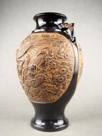 Vaas - Brons, Vaas met een driedimensionale gravuur van een, Antiek en Kunst