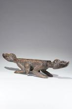 een houten beeldhouwwerk - Dan - Ivoorkust (Zonder