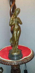 Auguste Moreau - sculptuur, Sculpture of Female with Bird -, Antiek en Kunst