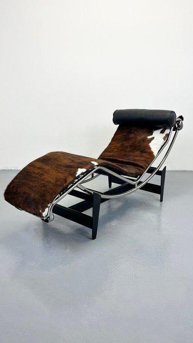 Cassina - Charlotte Perriand, Le Corbusier - Chaise longue -, Antiek en Kunst, Kunst | Designobjecten