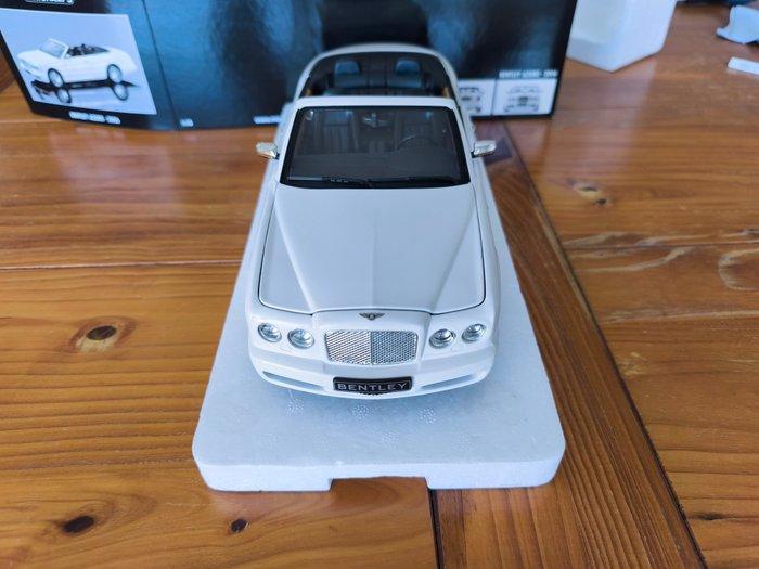 Minichamps 1:18 - Modelauto - Bentley Azure 2006, Hobby en Vrije tijd, Modelauto's | 1:5 tot 1:12