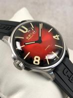 U-Boat - Darkmoon Red - 9500 - Heren - 2020+, Handtassen en Accessoires, Horloges | Heren, Nieuw
