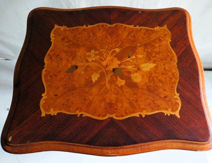 Bijzettafel - Eik, kers en olijfboomwortel - Marqueterie en, Antiek en Kunst, Curiosa en Brocante