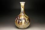 Vaas - Shigaraki Ware Dripped-Glaze Sansai ‘Tsuru-kubi’ vaas