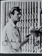 James Bond 007: Live And Let Die - Sir Roger Moore (+) and, Nieuw