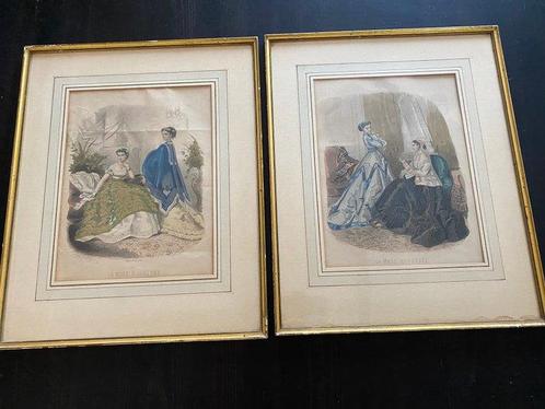 2 gravures de mode en couleurs sous cadre de Anaïs Toudouze, Antiquités & Art, Curiosités & Brocante